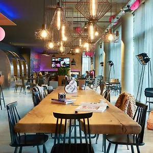 Hotel Moxy Paris Charles De Gaulle Airport