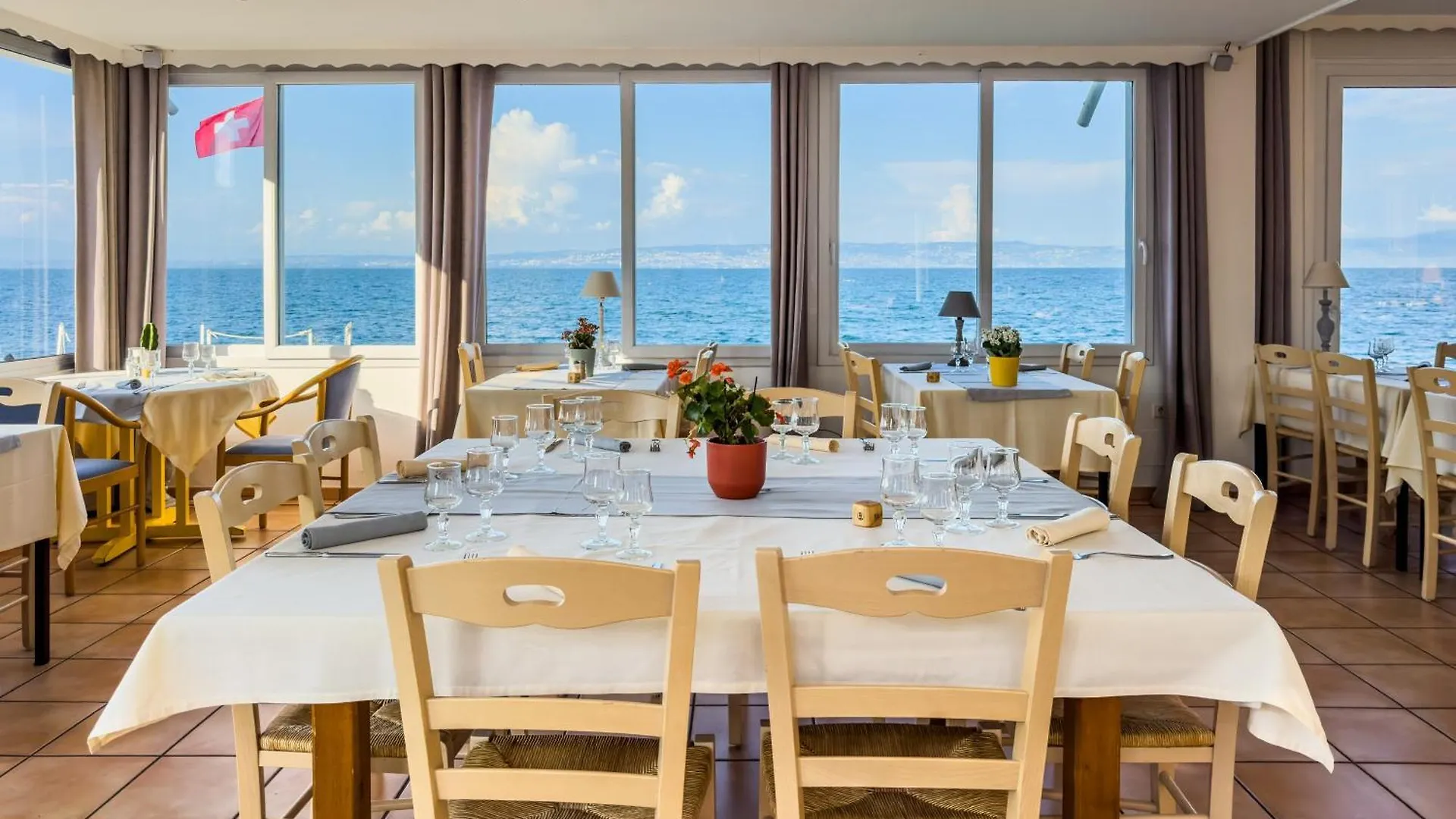Hotel De La Plage Publier 3*,  France