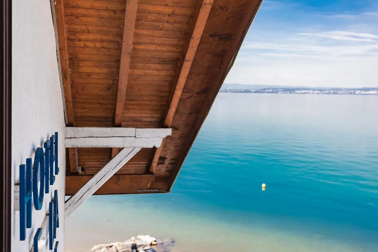 Hotel De La Plage Publier 3*,